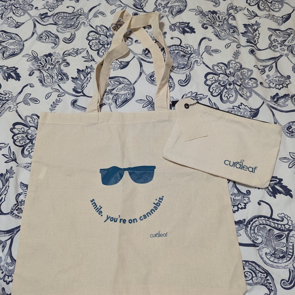 Curaleaf Canvas Tote and Pouch Set